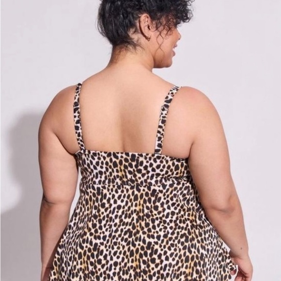 - Torrid NWOT underwire twist front tankini top. Leopard/cheetah print. 00 - Picture 6 of 6
